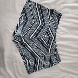 ​Black & White Geometric Ikat Print Shorts - Boho Tribal Pattern Relaxed Fit